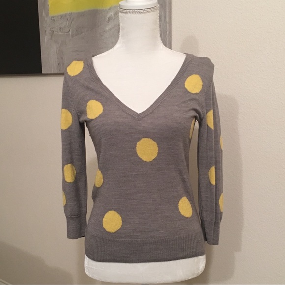 Polka dot v-neck top - Picture 1 of 4